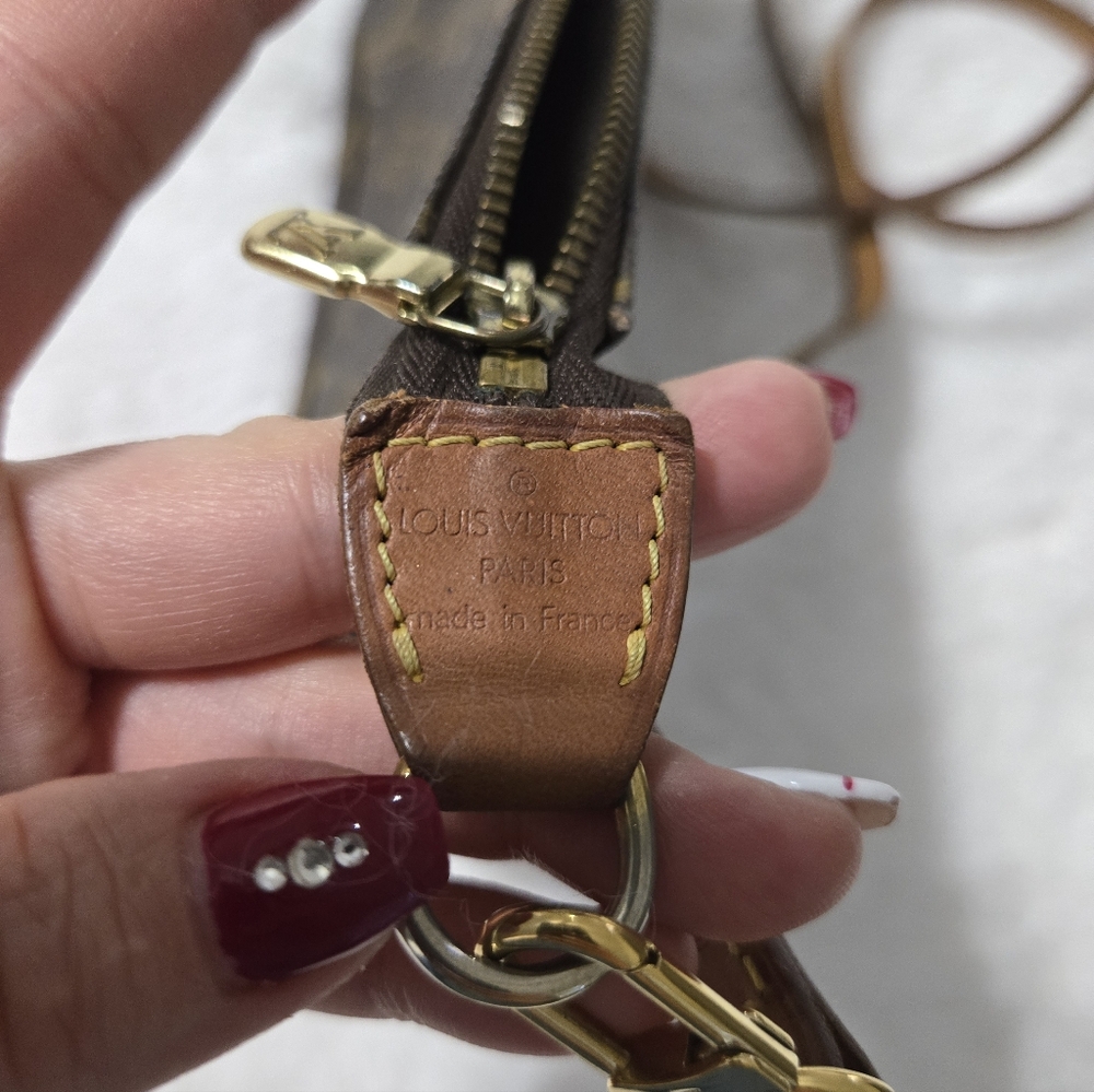 Louis Vuitton Large Pochette With Long Strap! - Picture 10 of 14